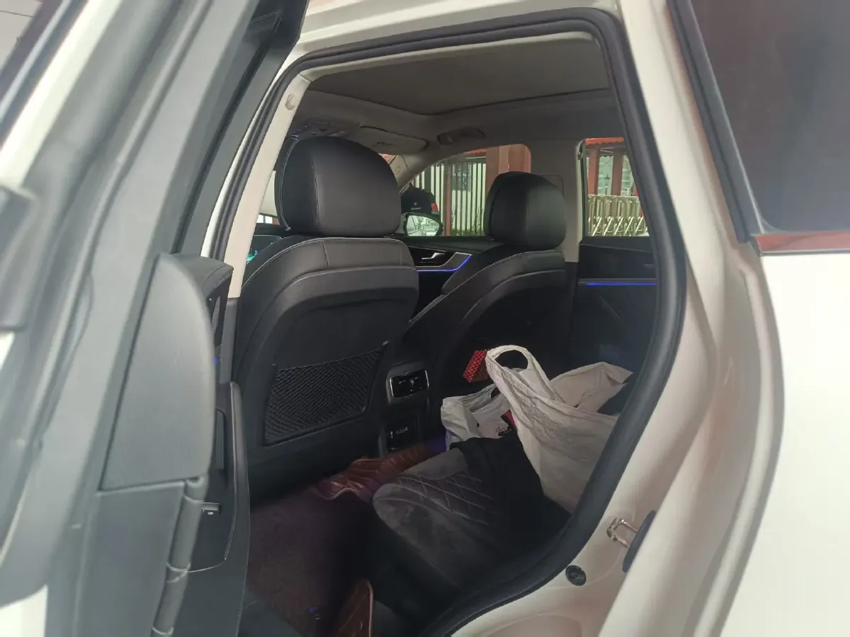 2019 HongQi HS5 2.0T 224HP L4 6AT,autocango,china used car exporter,china ev exporter,chinese used car exporter,chinese used ev exporter