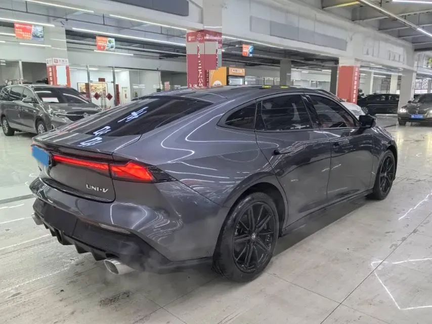 2023 ChangAn UNI-V 1.5T 188HP L4 7DCT,autocango,china used car exporter,china ev exporter,chinese used car exporter,chinese used ev exporter