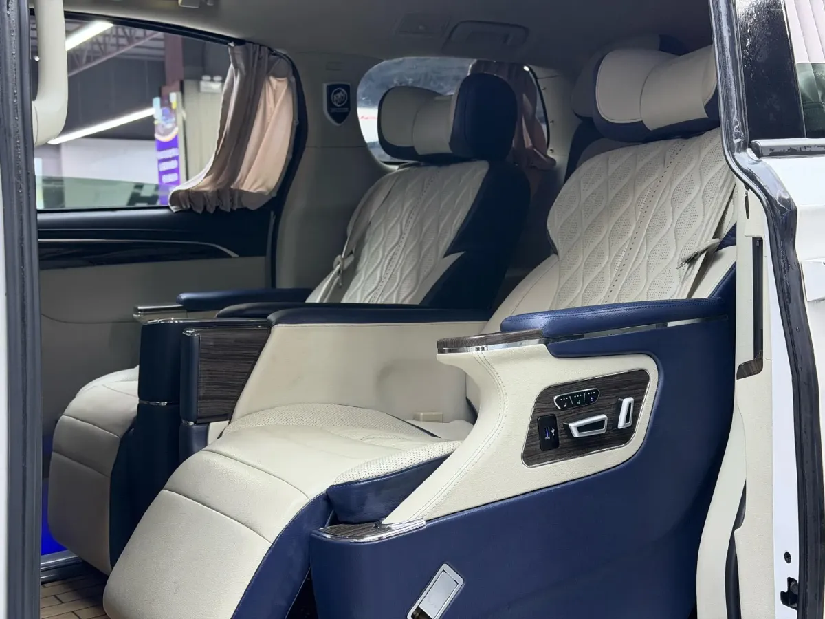 2018 Buick GL8 2.0T 260HP L4 6AT,autocango,china used car exporter,china ev exporter,chinese used car exporter,chinese used ev exporter