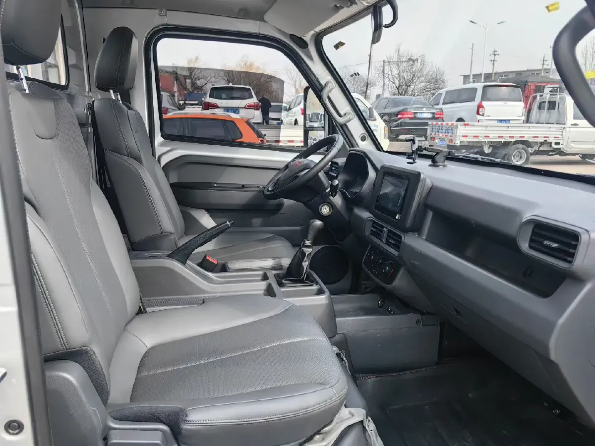 2023 WuLing Loong Truck 2.0L 136HP L4 5MT,autocango,china used car exporter,china ev exporter,chinese used car exporter,chinese used ev exporter