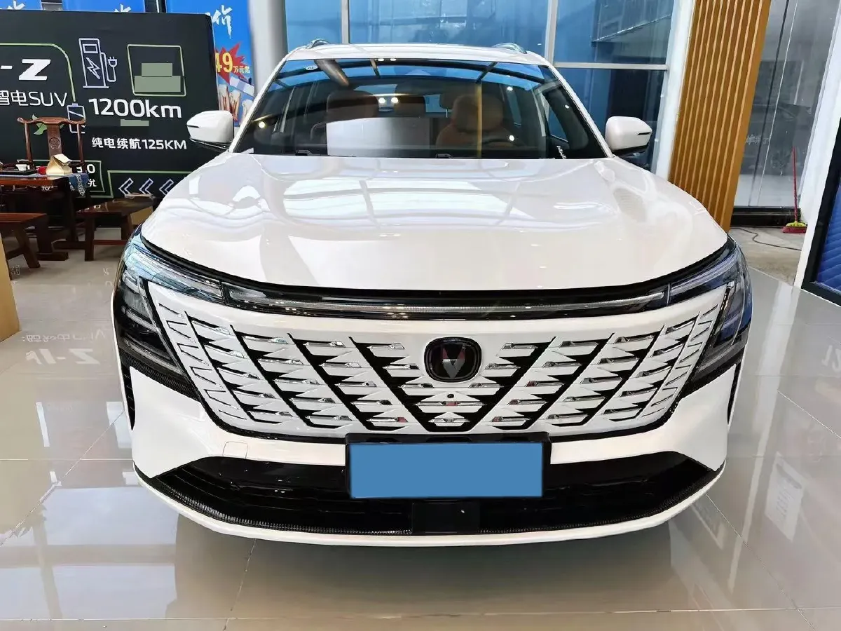 2025 ChangAn CS75 Plus 1.5T 192HP L4 8AT,autocango,china used car exporter,china ev exporter,chinese used car exporter,chinese used ev exporter