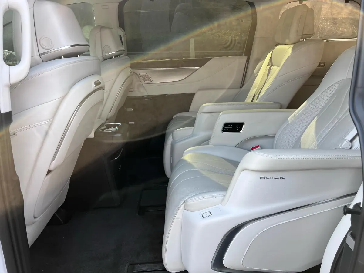 2024 Buick GL8 1.5T 180HP L4 2DHT PHEV 24.4KWH,autocango,china used car exporter,china ev exporter,chinese used car exporter,chinese used ev exporter