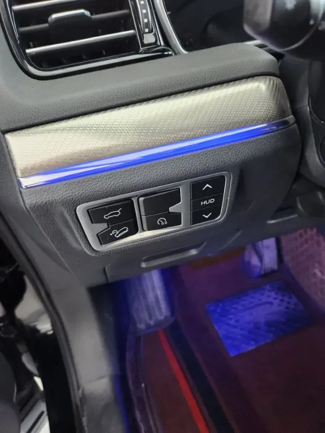 2019 HongQi HS5 2.0T 224HP L4 6AT,autocango,china used car exporter,china ev exporter,chinese used car exporter,chinese used ev exporter