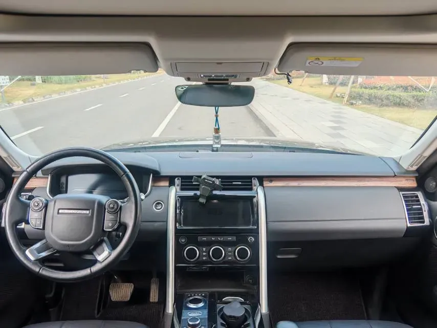 2018 Land Rover Discovery 3.0T 340HP V6 8AT,autocango,china used car exporter,china ev exporter,chinese used car exporter,chinese used ev exporter