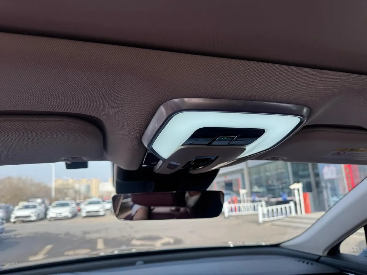 2023 HongQi H5 2.0T 224HP L4 8AT,autocango,china used car exporter,china ev exporter,chinese used car exporter,chinese used ev exporter