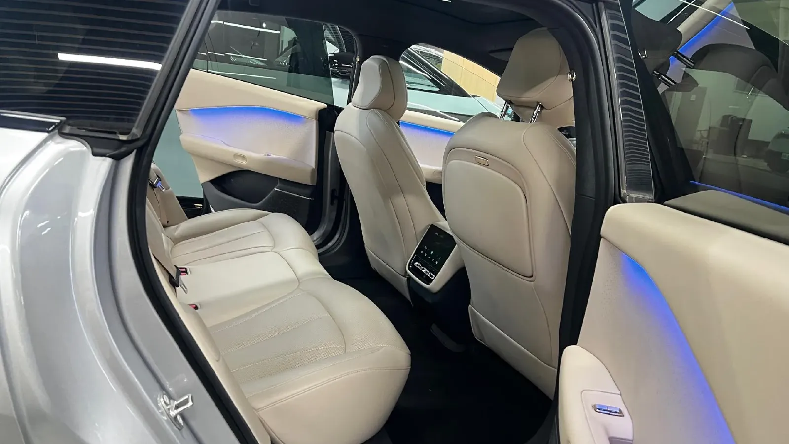 2024 Xpeng P7+ BEV 60.7KWH,autocango,china used car exporter,china ev exporter,chinese used car exporter,chinese used ev exporter