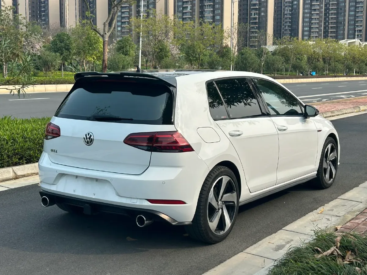 2018 Volkswagen GolfGTI 2.0T 220HP L4 7DCT,autocango,china used car exporter,china ev exporter,chinese used car exporter,chinese used ev exporter