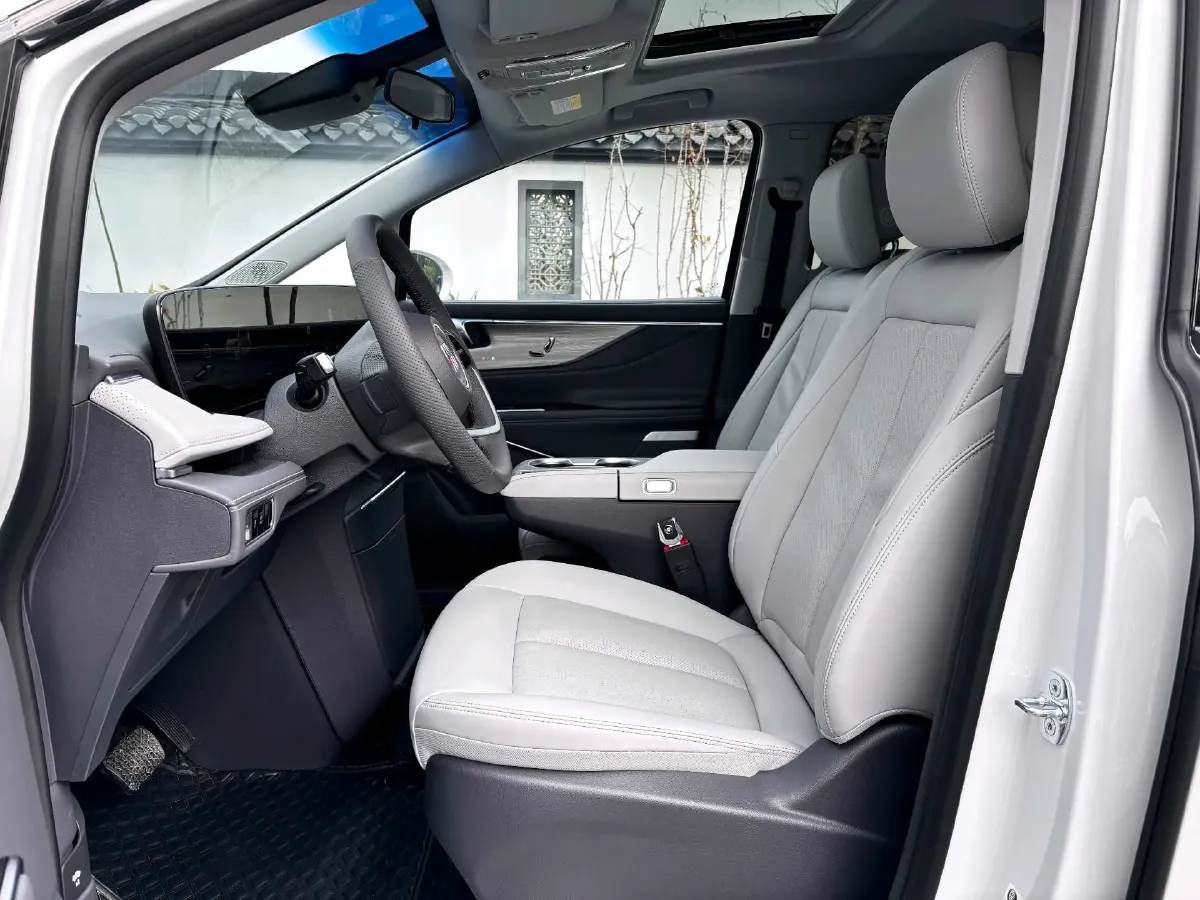 2025 Buick GL8 2.0T 237HP L4 9AT,autocango,china used car exporter,china ev exporter,chinese used car exporter,chinese used ev exporter