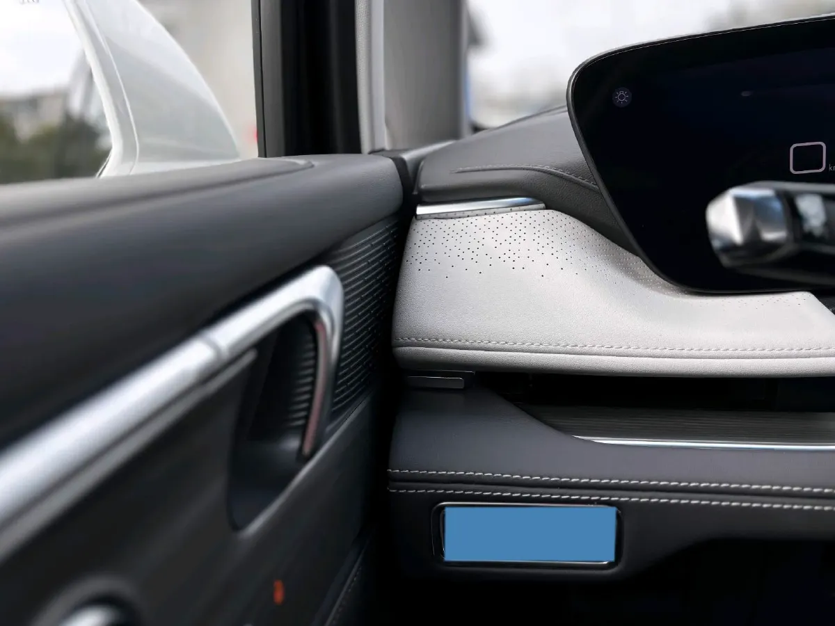 2025 Buick GL8 2.0T 237HP L4 9AT,autocango,china used car exporter,china ev exporter,chinese used car exporter,chinese used ev exporter