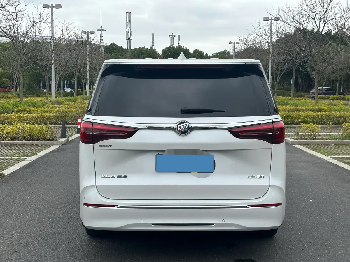 2023 Buick GL8 2.0T 237HP L4 9AT,autocango,china used car exporter,china ev exporter,chinese used car exporter,chinese used ev exporter