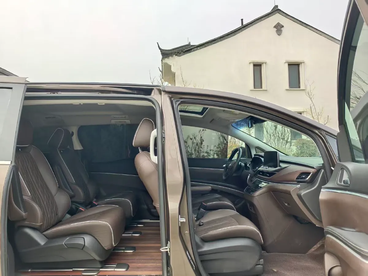 2021 Buick GL8 2.0T 237HP L4 9AT,autocango,china used car exporter,china ev exporter,chinese used car exporter,chinese used ev exporter