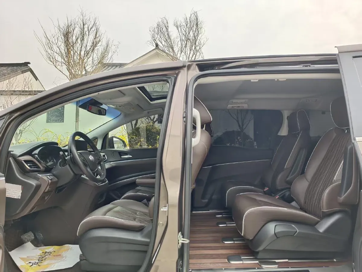 2021 Buick GL8 2.0T 237HP L4 9AT,autocango,china used car exporter,china ev exporter,chinese used car exporter,chinese used ev exporter