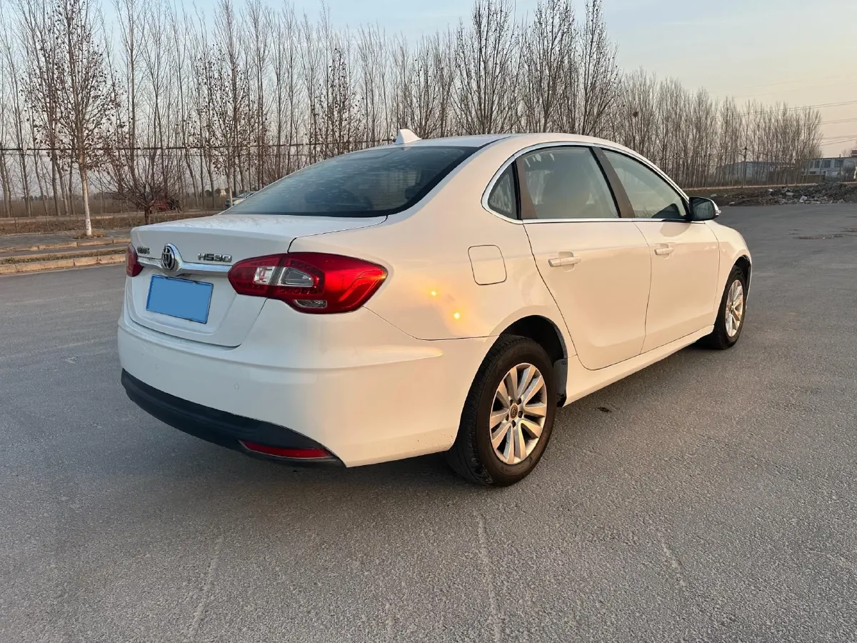 2017 Brilliance Auto H530 1.6L 118HP L4 5MT,autocango,china used car exporter,china ev exporter,chinese used car exporter,chinese used ev exporter
