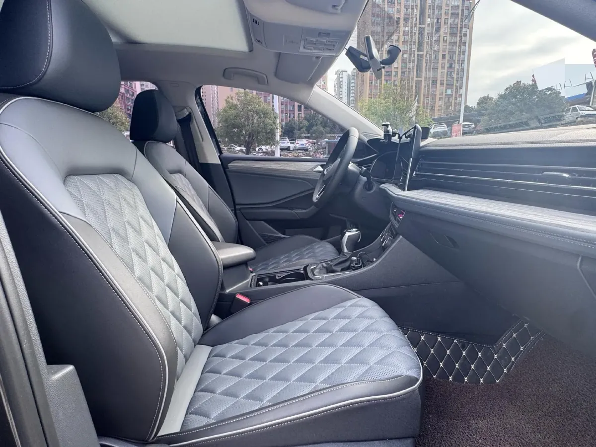 2025 Volkswagen Sagitar 1.5T 160HP L4 7DCT,autocango,china used car exporter,china ev exporter,chinese used car exporter,chinese used ev exporter