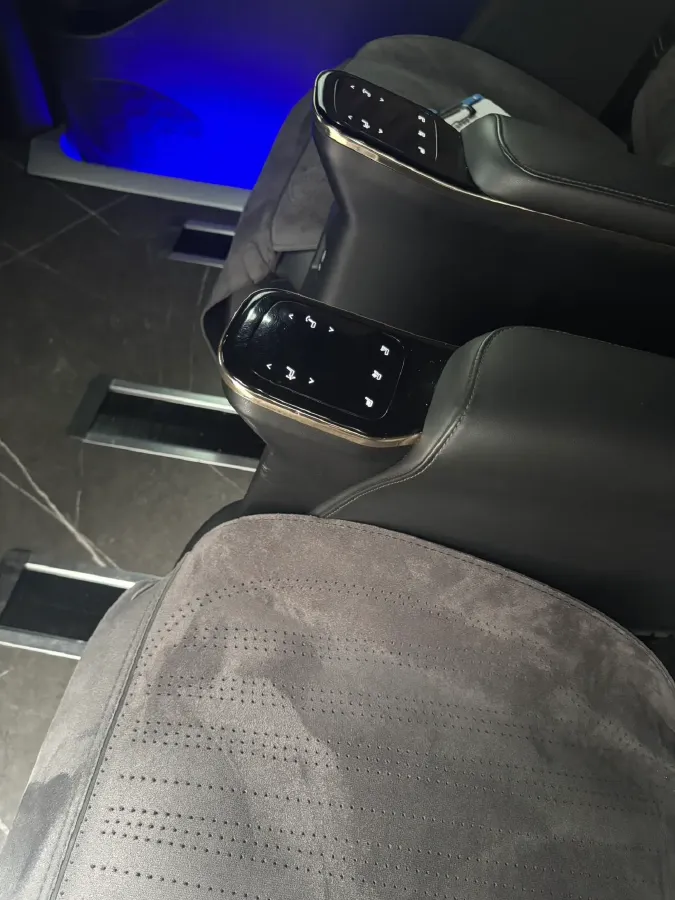 2023 GAC Trumpchi M8 2.0T 190HP L4 E-CVT Hybrid,autocango,china used car exporter,china ev exporter,chinese used car exporter,chinese used ev exporter