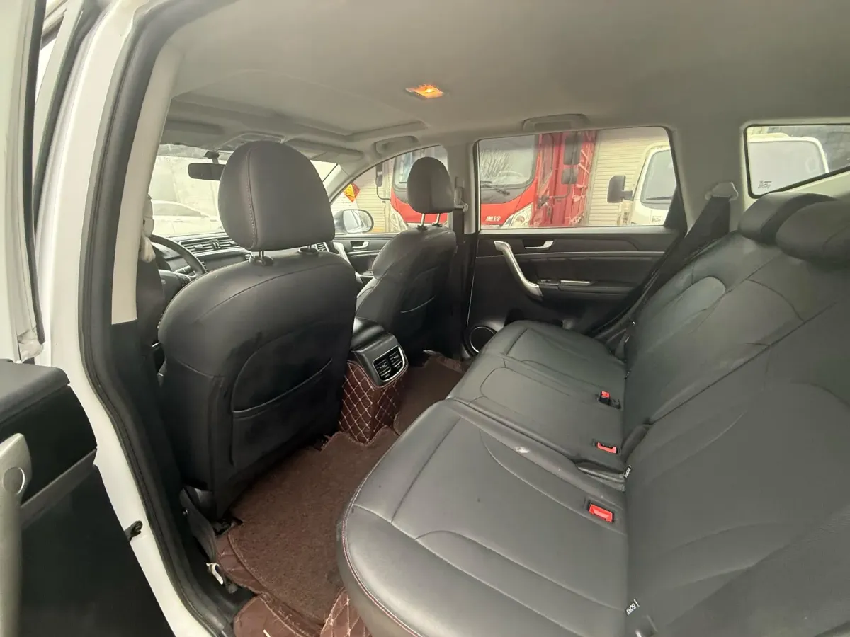 2019 Haval M6 1.5T 150HP L4 6MT,autocango,china used car exporter,china ev exporter,chinese used car exporter,chinese used ev exporter