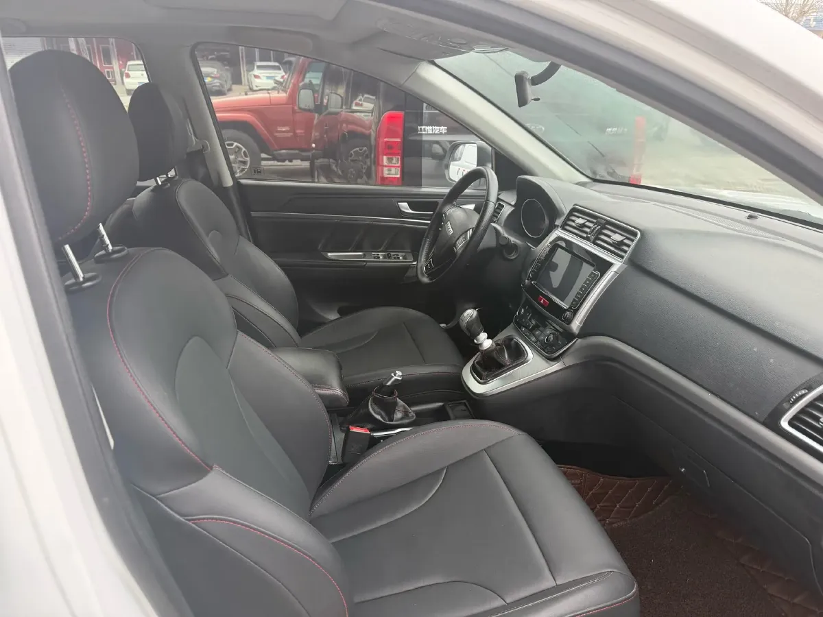 2019 Haval M6 1.5T 150HP L4 6MT,autocango,china used car exporter,china ev exporter,chinese used car exporter,chinese used ev exporter