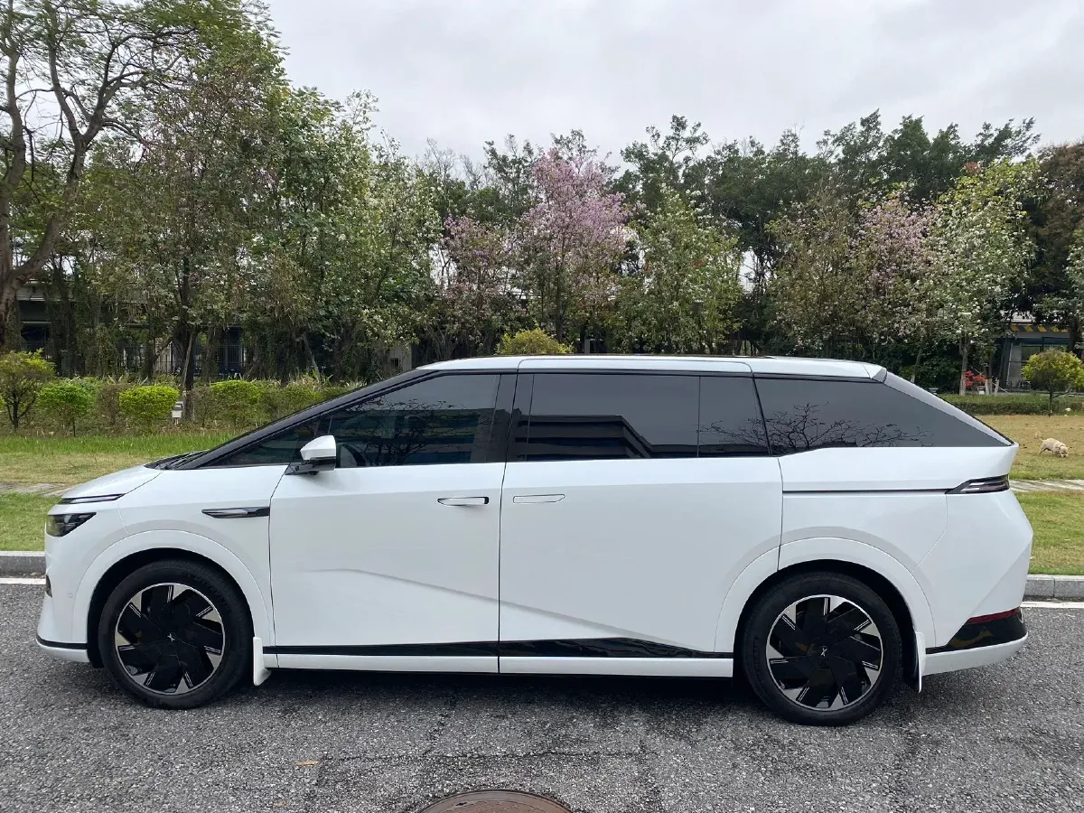 2024 Xpeng X9 BEV 101.5KWH,autocango,china used car exporter,china ev exporter,chinese used car exporter,chinese used ev exporter