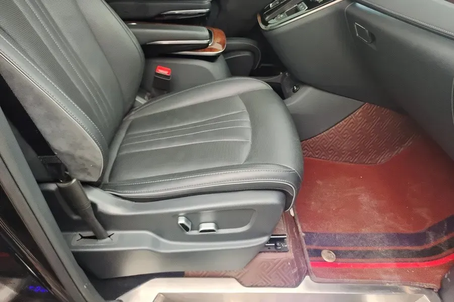 2023 HongQi HQ9 2.0T 252HP L4 8AT,autocango,china used car exporter,china ev exporter,chinese used car exporter,chinese used ev exporter