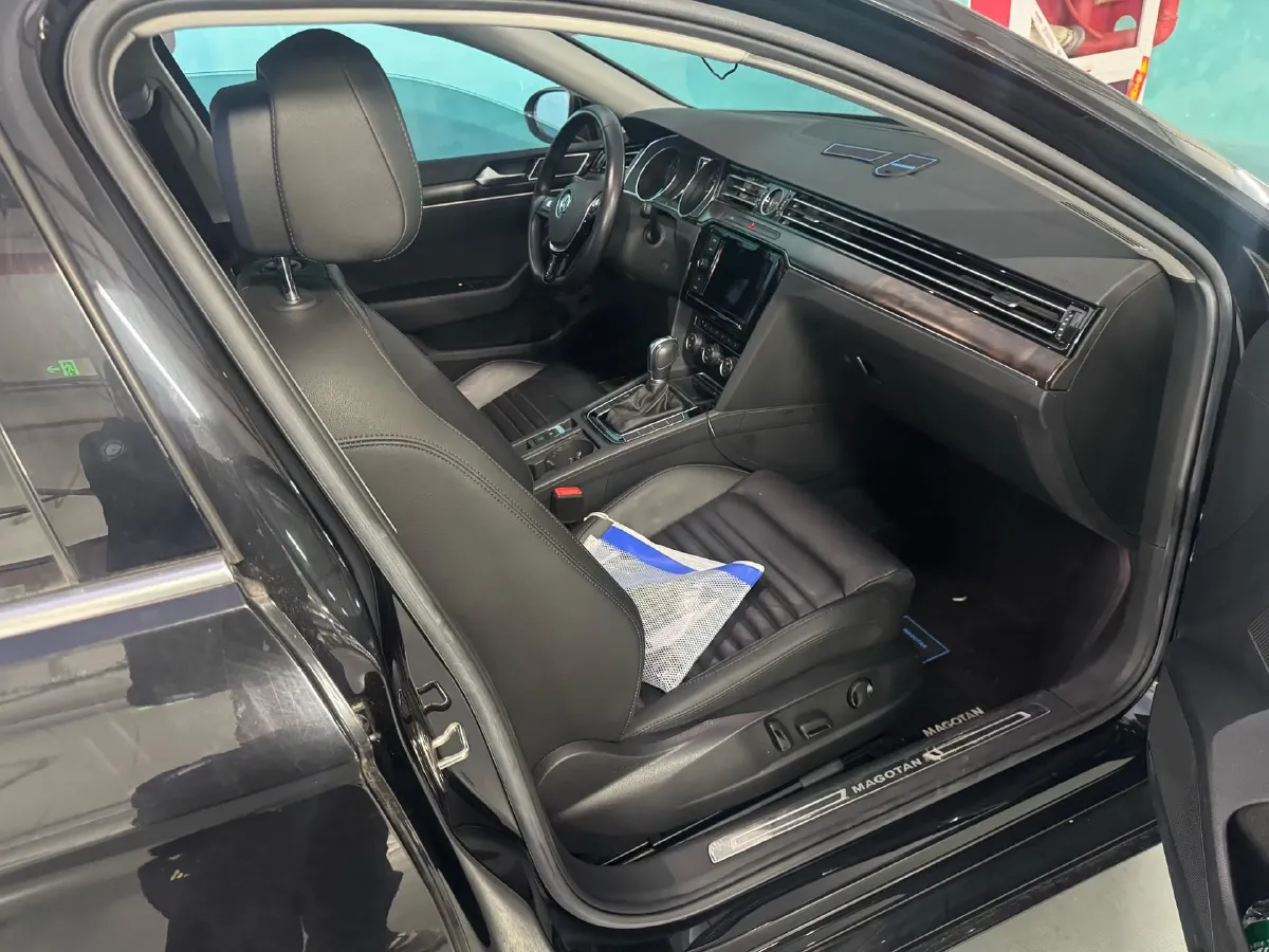 2019 Volkswagen Magotan 2.0T 186HP L4 7DCT,autocango,china used car exporter,china ev exporter,chinese used car exporter,chinese used ev exporter