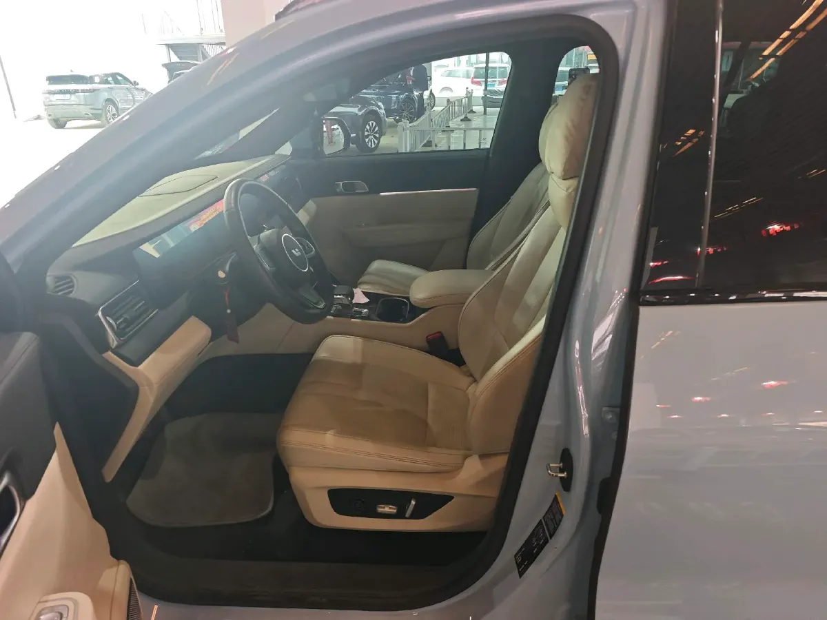 2020 Li ONE Range Extended 131HP REEV 40.5KWH,autocango,china used car exporter,china ev exporter,chinese used car exporter,chinese used ev exporter