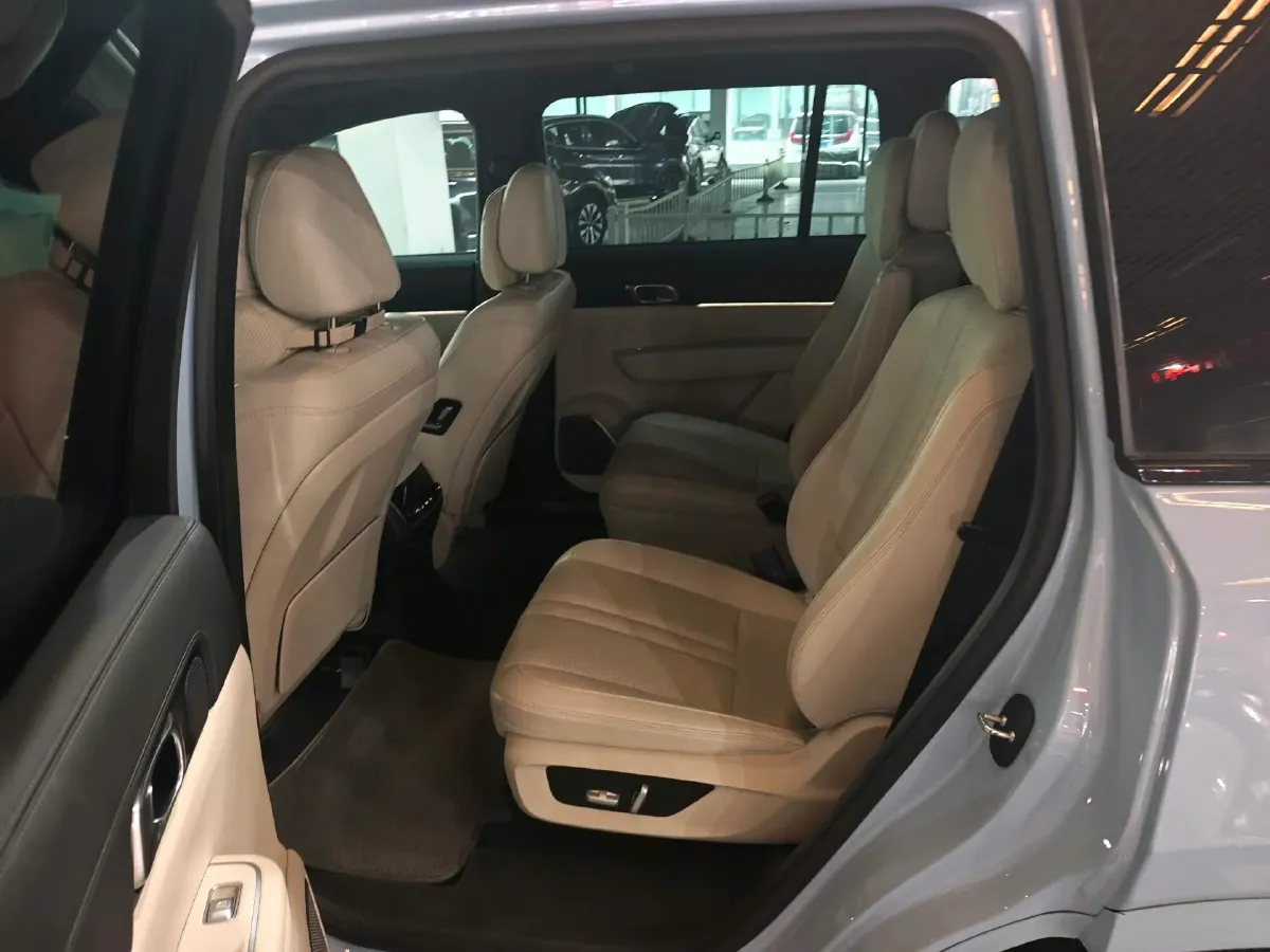 2020 Li ONE Range Extended 131HP REEV 40.5KWH,autocango,china used car exporter,china ev exporter,chinese used car exporter,chinese used ev exporter