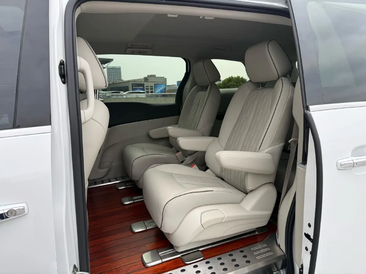 2021 Buick GL8 2.0T 237HP L4 9AT,autocango,china used car exporter,china ev exporter,chinese used car exporter,chinese used ev exporter