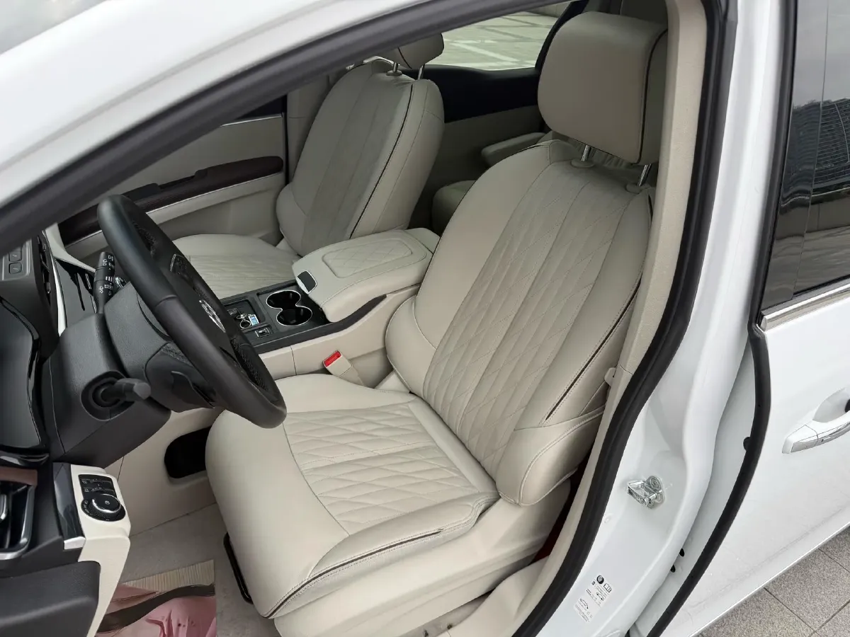 2021 Buick GL8 2.0T 237HP L4 9AT,autocango,china used car exporter,china ev exporter,chinese used car exporter,chinese used ev exporter