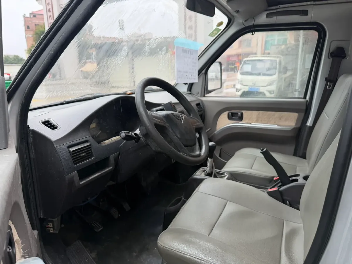 2010 WuLing HongGuang 1.4L 102HP L4 5MT,autocango,china used car exporter,china ev exporter,chinese used car exporter,chinese used ev exporter