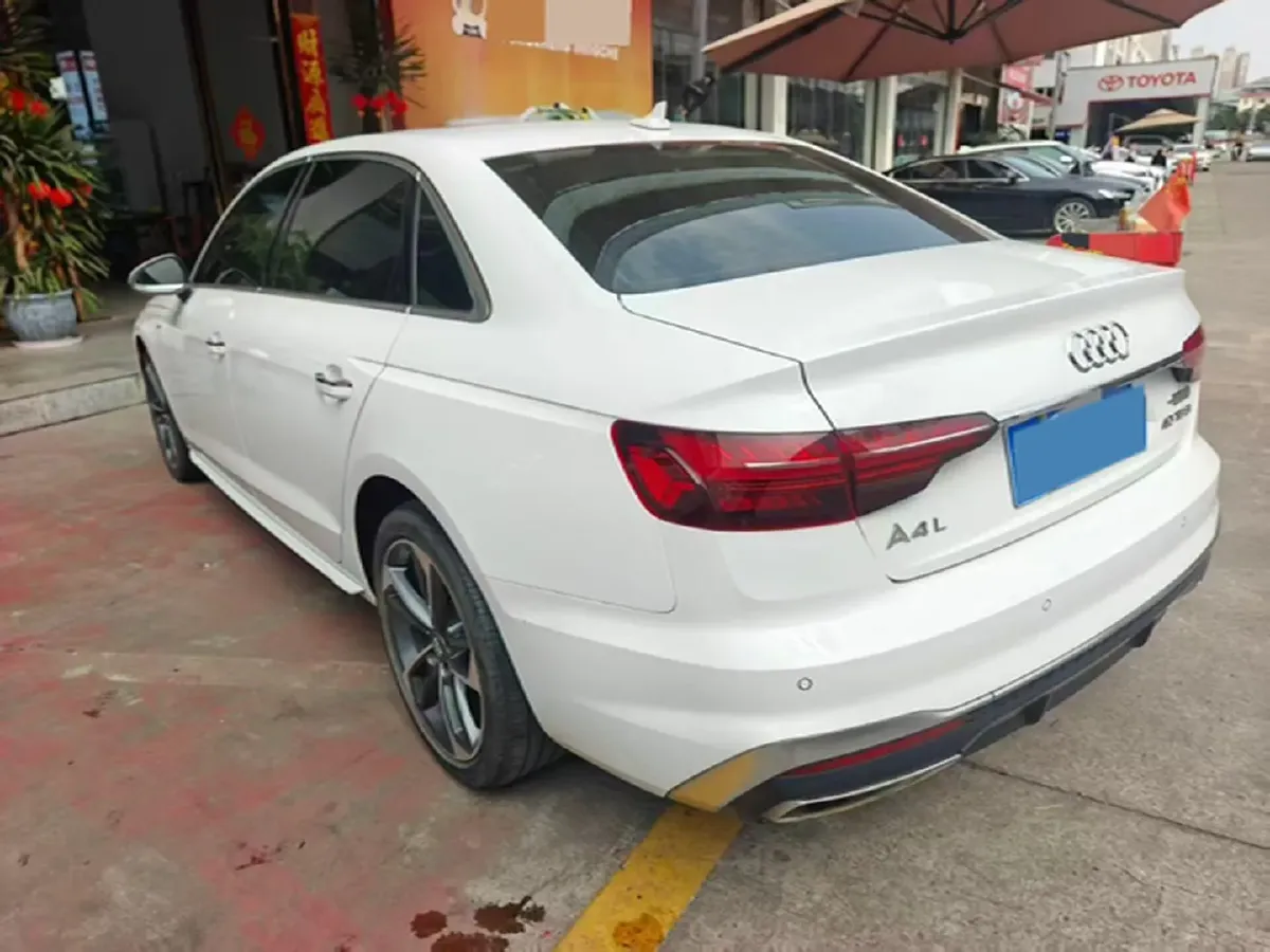 2020 Audi A4L 2.0T 190HP L4 7DCT,autocango,china used car exporter,china ev exporter,chinese used car exporter,chinese used ev exporter