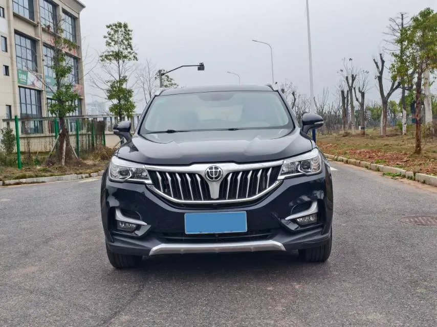 2018 Brilliance Auto V6 1.5T 150HP L4 6MT,autocango,china used car exporter,china ev exporter,chinese used car exporter,chinese used ev exporter