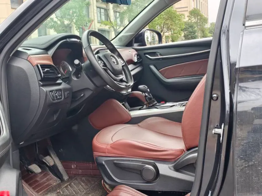 2018 Brilliance Auto V6 1.5T 150HP L4 6MT,autocango,china used car exporter,china ev exporter,chinese used car exporter,chinese used ev exporter