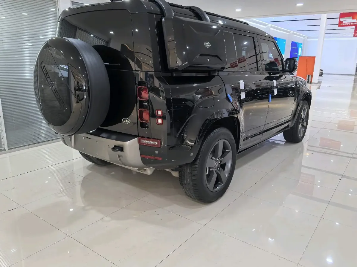 2024 Land Rover Defender 3.0T 400HP L6 8AT,autocango,china used car exporter,china ev exporter,chinese used car exporter,chinese used ev exporter