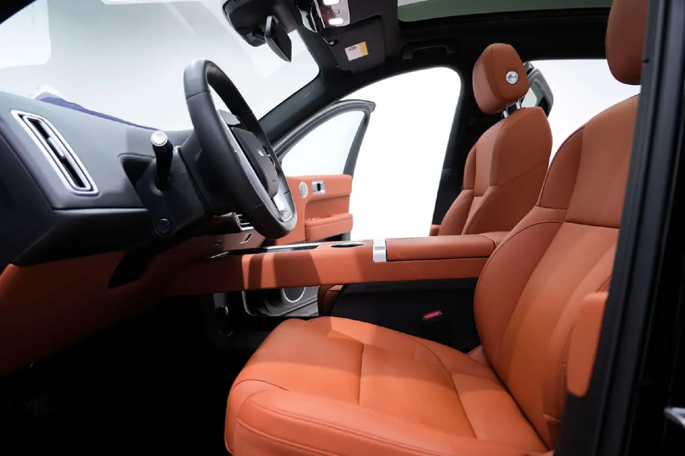 2024 Li L6 Range Extended 154HP L4 REEV 36.8KWH,autocango,china used car exporter,china ev exporter,chinese used car exporter,chinese used ev exporter