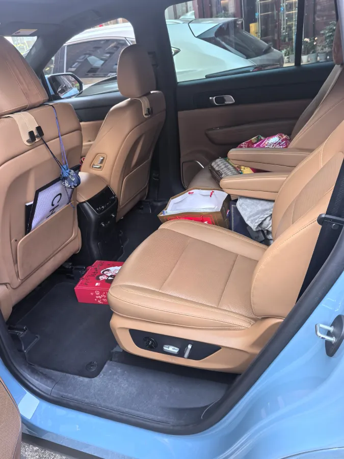 2021 Li ONE Range Extended 131HP REEV 40.5KWH,autocango,china used car exporter,china ev exporter,chinese used car exporter,chinese used ev exporter