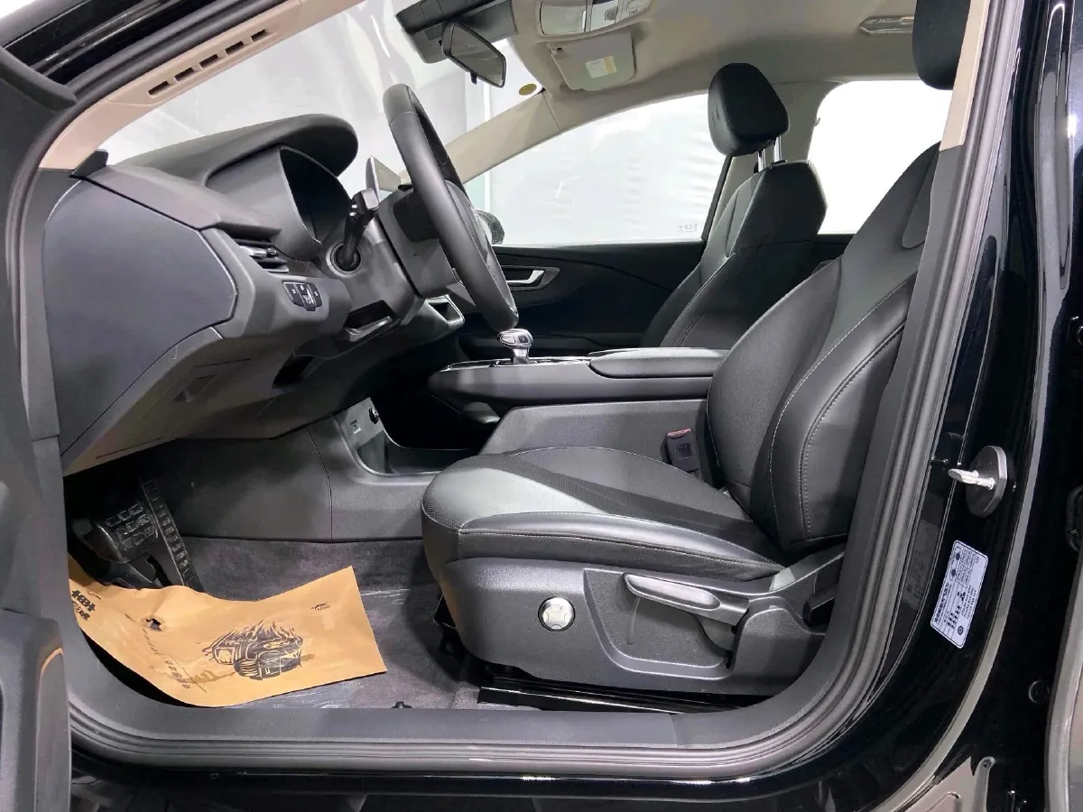 2022 HongQi E-QM5 BEV 54KWH,autocango,china used car exporter,china ev exporter,chinese used car exporter,chinese used ev exporter