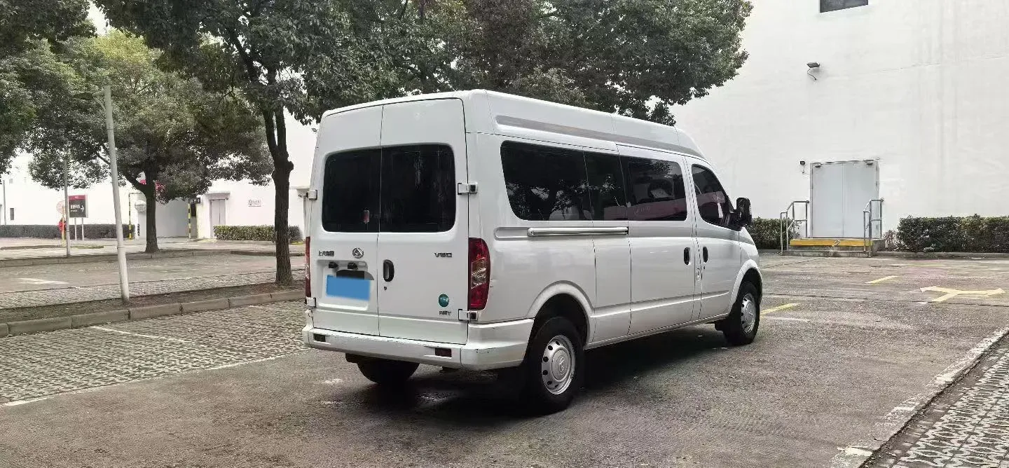 2023 MAXUS XinTu V80 2.0T 139HP L4 6MT,autocango,china used car exporter,china ev exporter,chinese used car exporter,chinese used ev exporter