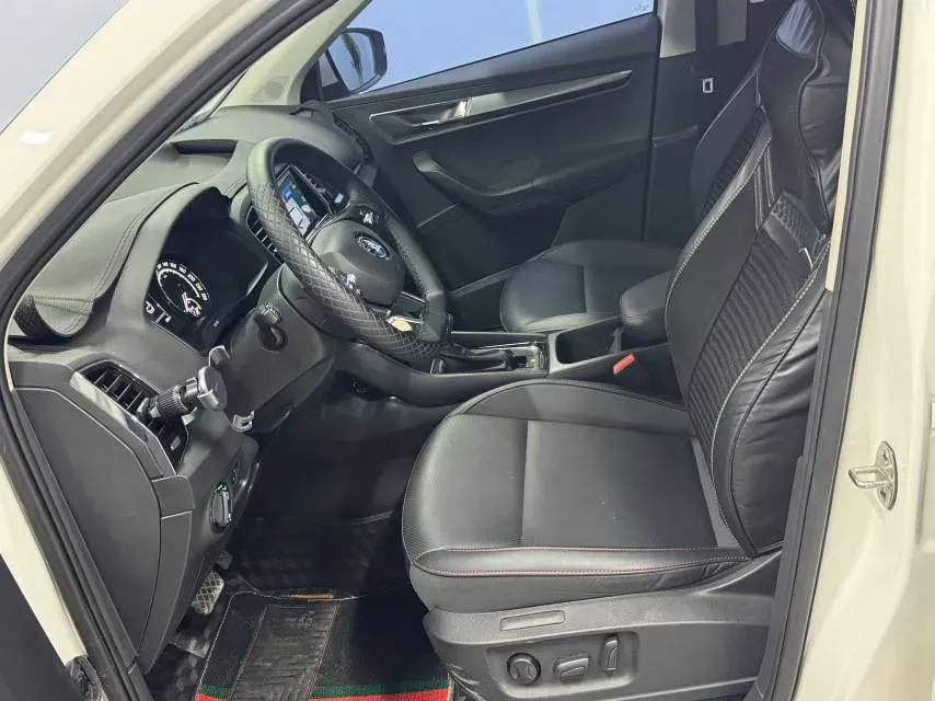 2021 Skoda Karoq 1.4T 150HP L4 7DCT,autocango,china used car exporter,china ev exporter,chinese used car exporter,chinese used ev exporter