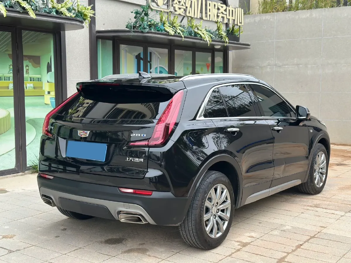 2022 Cadillac XT4 2.0T 237HP L4 9AT,autocango,china used car exporter,china ev exporter,chinese used car exporter,chinese used ev exporter