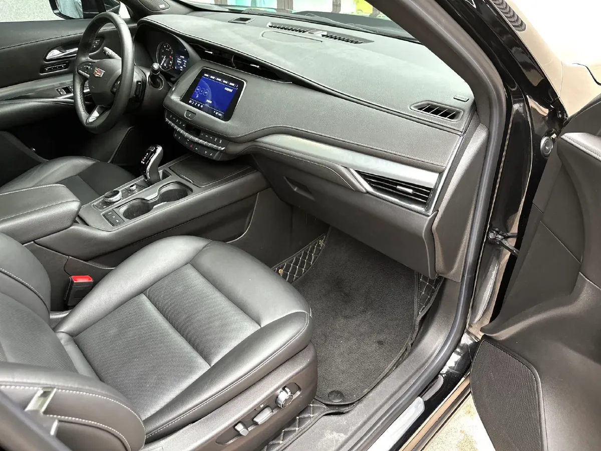 2022 Cadillac XT4 2.0T 237HP L4 9AT,autocango,china used car exporter,china ev exporter,chinese used car exporter,chinese used ev exporter