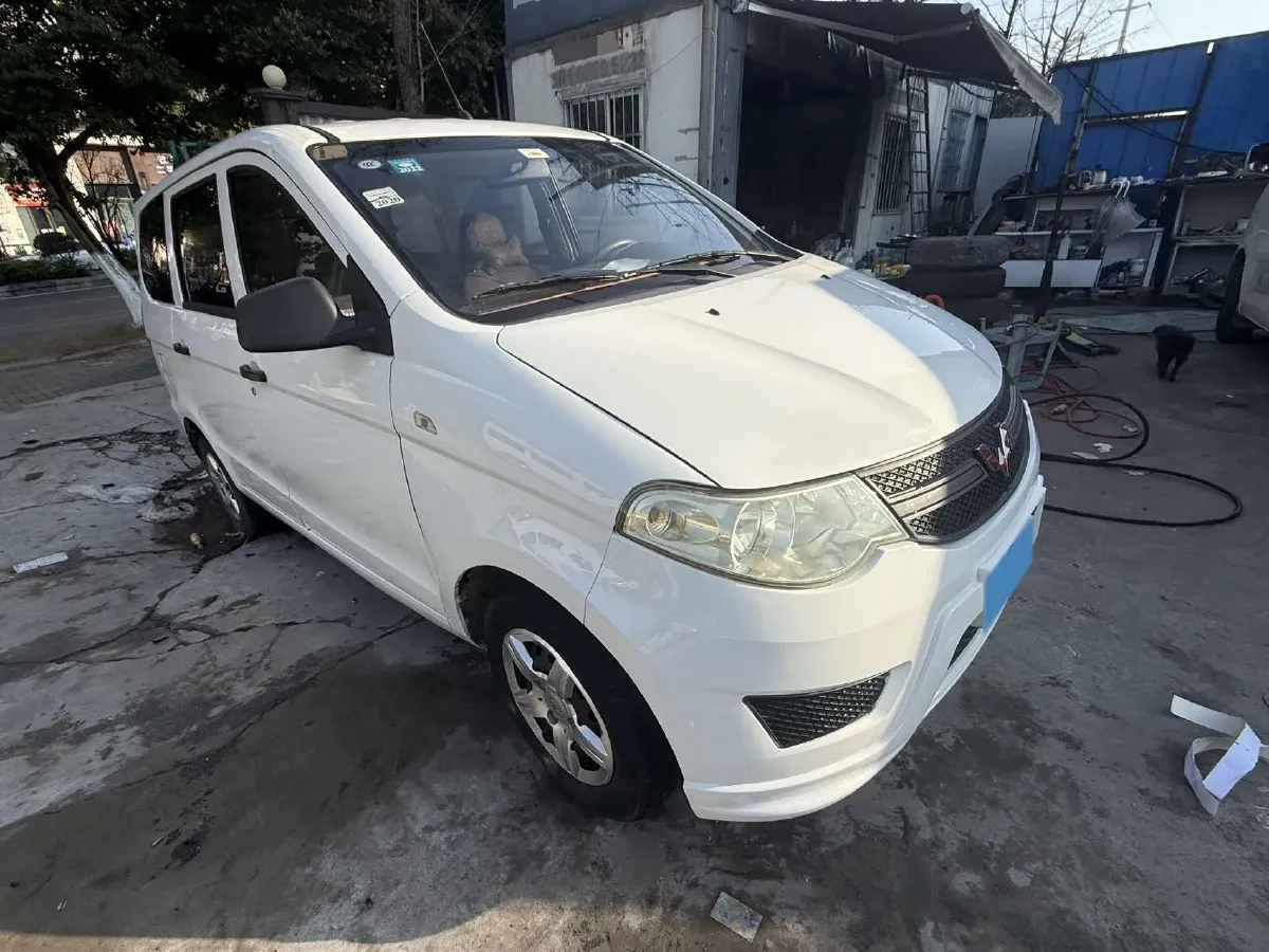 2018 WuLing HongGuang 1.2L 82HP L4 5MT,autocango,china used car exporter,china ev exporter,chinese used car exporter,chinese used ev exporter