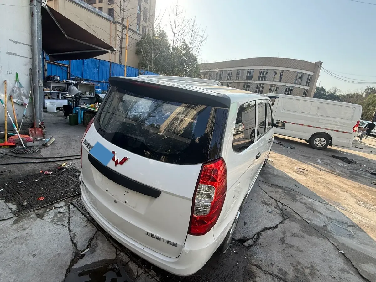 2018 WuLing HongGuang 1.2L 82HP L4 5MT,autocango,china used car exporter,china ev exporter,chinese used car exporter,chinese used ev exporter