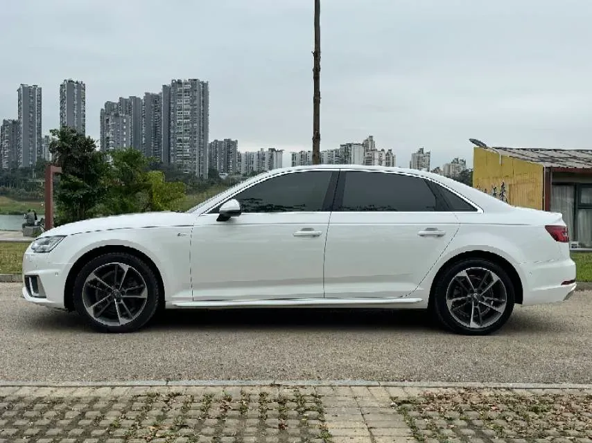 2019 Audi A4L 2.0T 190HP L4 7DCT,autocango,china used car exporter,china ev exporter,chinese used car exporter,chinese used ev exporter