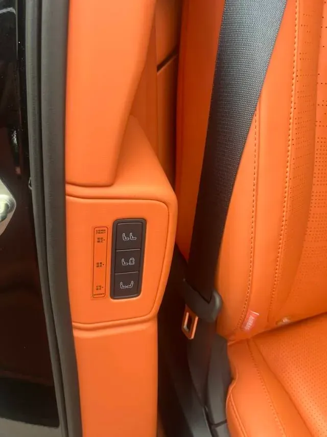 2025 LYNK&CO 900 1.5T 190HP L4 3DHT PHEV,autocango,china used car exporter,china ev exporter,chinese used car exporter,chinese used ev exporter