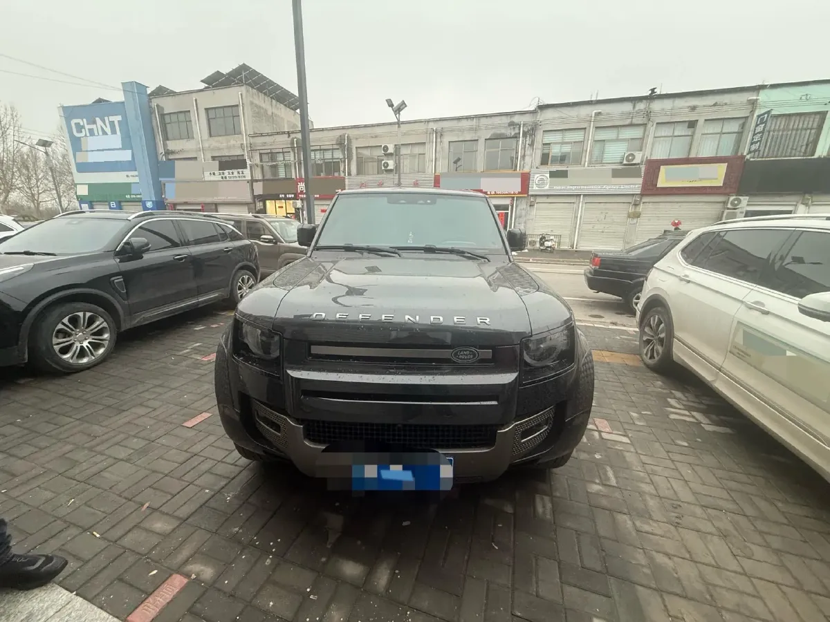 2025 Land Rover Defender 3.0T 400HP L6 8AT,autocango,china used car exporter,china ev exporter,chinese used car exporter,chinese used ev exporter