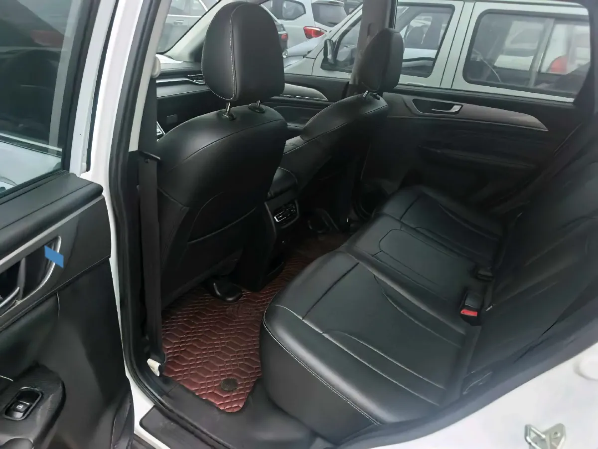 2021 Haval M6 1.5T 150HP L4 7DCT,autocango,china used car exporter,china ev exporter,chinese used car exporter,chinese used ev exporter