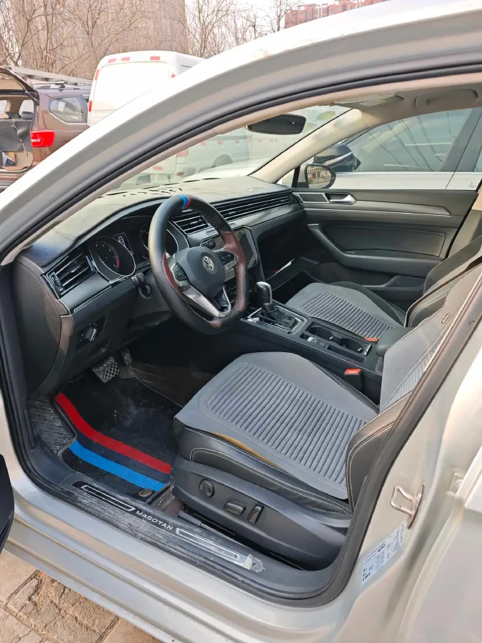 2020 Volkswagen Magotan 2.0T 186HP L4 7DCT,autocango,china used car exporter,china ev exporter,chinese used car exporter,chinese used ev exporter