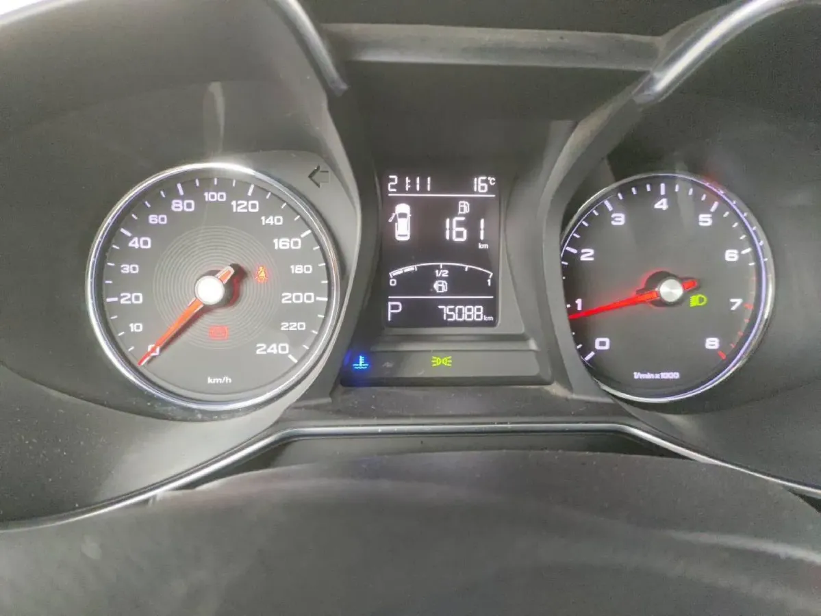 2019 MAXUS XinTu V80 2.5T 136HP L4 6AMT,autocango,china used car exporter,china ev exporter,chinese used car exporter,chinese used ev exporter