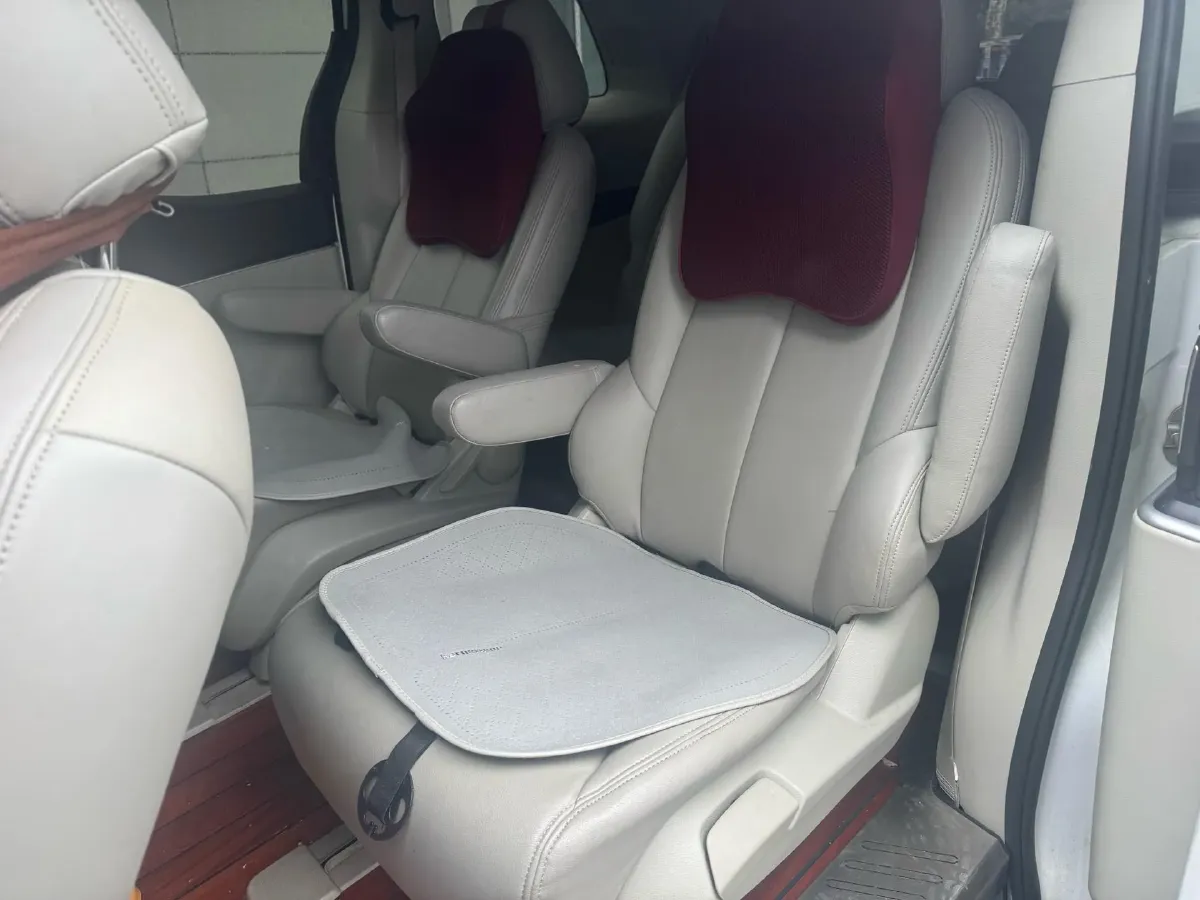 2021 Buick GL8 2.0T 237HP L4 9AT,autocango,china used car exporter,china ev exporter,chinese used car exporter,chinese used ev exporter