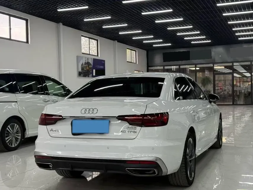 2024 Audi A4L 2.0T 190HP L4 7DCT,autocango,china used car exporter,china ev exporter,chinese used car exporter,chinese used ev exporter